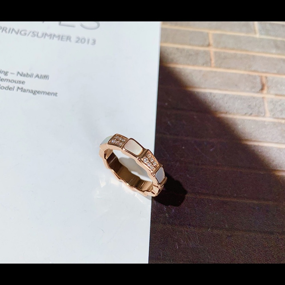 Serpentine Snake Ring with mother of pearl